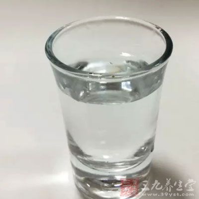 酒精会减慢睾酮的生成速度