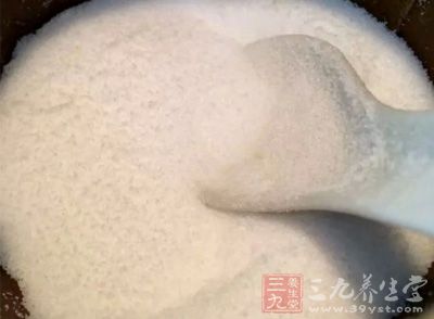 3、头痛时,用盐擦擦舌头,同时喝点盐开水,头痛可以减轻。 3、头痛时,用盐擦擦舌头,同时喝点盐开水,头痛可以减轻。