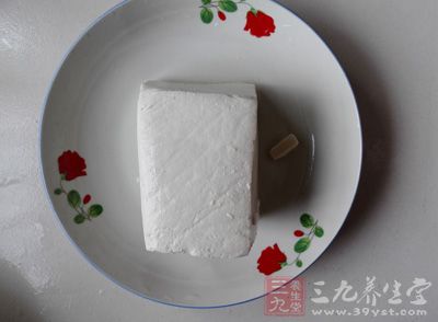 豆腐100克，加水共煮1小時(shí)