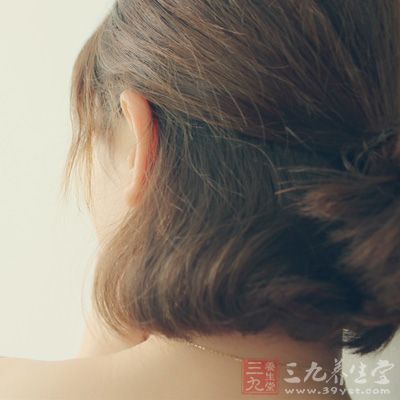 乌发生发，适用于头昏耳鸣、健忘、脱发、头发早白等症