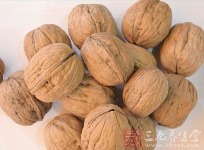 也可吃点干果如核桃、大枣、桂圆、花生等 也可吃点干果如核桃、大枣、桂圆、花生等