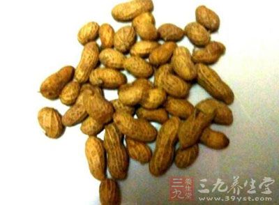 花生等果仁类也应尽量少吃 花生等果仁类也应尽量少吃