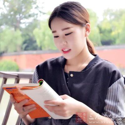 时常熬夜对于肌肤也有很大的伤害 时常熬夜对于肌肤也有很大的伤害