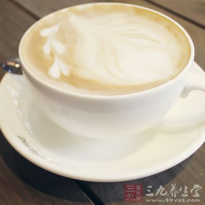 也不要到了晚上饮浓茶、咖啡提神以继续工作