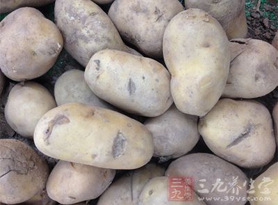 新鲜土豆片敷脸 新鲜土豆片敷脸