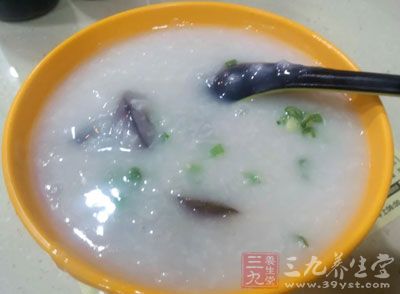 每天一碗养颜粥,5年内比同龄人年轻10岁 每天一碗养颜粥,5年内比同龄人年轻10岁