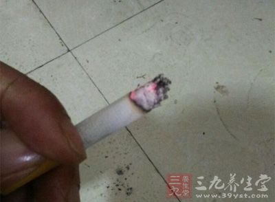 吸烟或被动吸烟