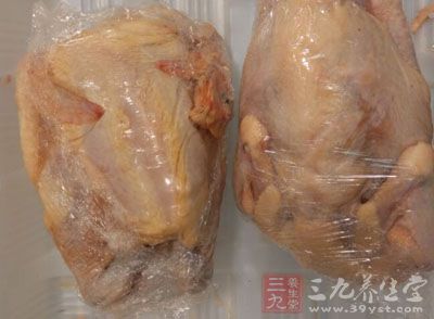 肉类食品冷藏2天左右，而冷冻可达数月