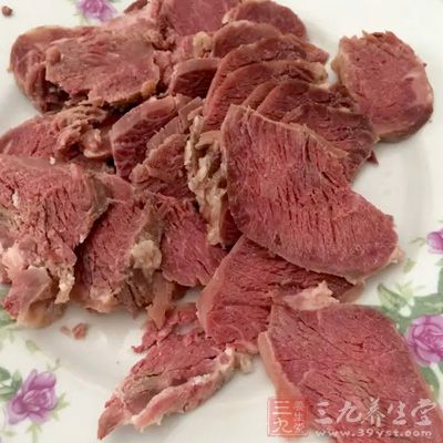 如去皮的雞胸肉、瘦牛肉