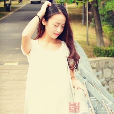 关键在于接生人员应正确处理分娩过程