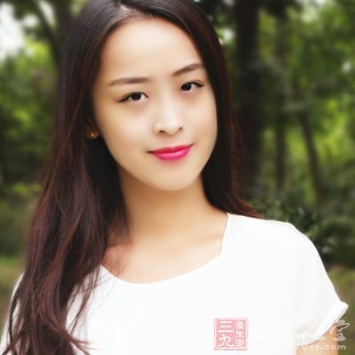 色斑的出现让肌肤总有一丝抹之不去的遗憾