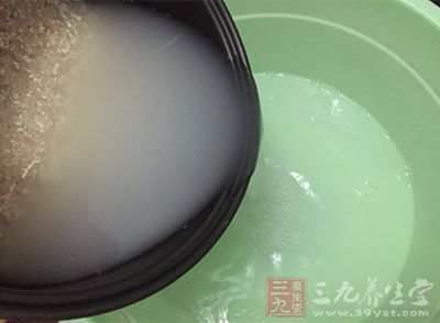 淘米水不仅可以清洁器具还可以作为护手的材料 淘米水不仅可以清洁器具还可以作为护手的材料