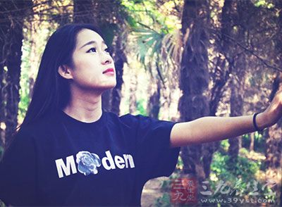 正常人的面部血管、神经极为丰富,充沛的气血会把脸部经络供应得很好 正常人的面部血管、神经极为丰富,充沛的气血会把脸部经络供应得很好