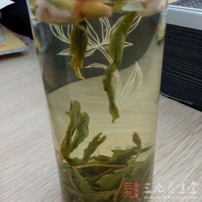 绿茶中的功效物质对缓解偏头疼有极好的疗效 绿茶中的功效物质对缓解偏头疼有极好的疗效