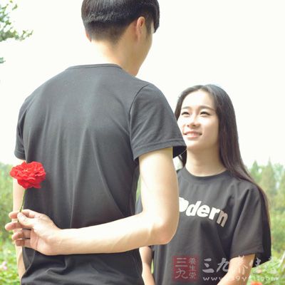 那是一個羞怯的男子，他不明白自己為何總滿足不了新婚妻子