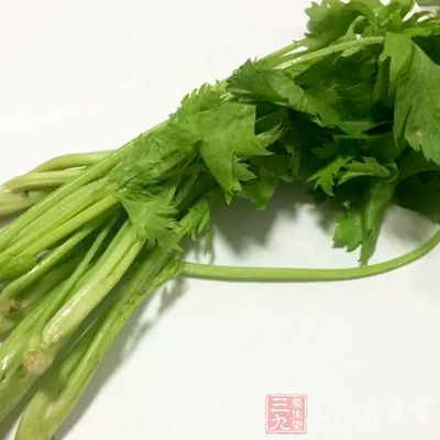 芹菜在中醫(yī)看來，性味甘、涼