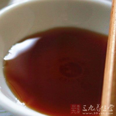 醋拌面粉可治疗扭伤、撞伤