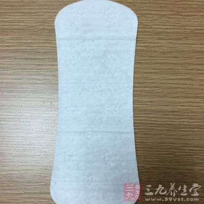 一方面，护垫不透气