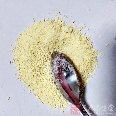 花生油30克、盐1茶匙、鸡精少许