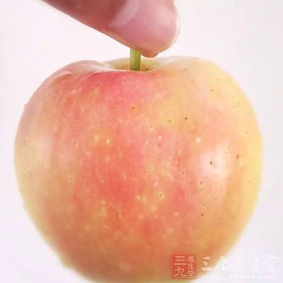 苹果中含有的大量有机酸如鞣酸等成分，具有很好的收敛止泻作用