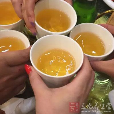 針對啤酒肚做瘦身操