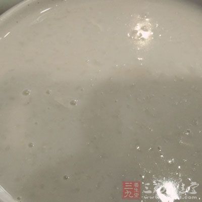 恢復(fù)期米湯、綠豆湯、藕粉、菜汁、果汁、果凍等食物