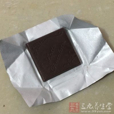 情绪总是抑郁不快?来块巧克力吧,阴霾的心情就会好多了 情绪总是抑郁不快?来块巧克力吧,阴霾的心情就会好多了