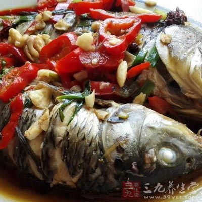 魚肉和其他肉類不同，魚肉肉質(zhì)細(xì)嫩