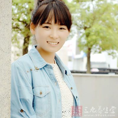 大量的血液冲向大脑和面部