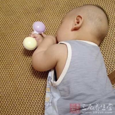 婴幼儿每天的睡眠时间少要在十个小时以上