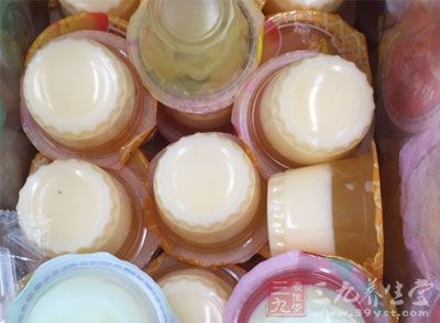 女性的胃内食物容纳要比男性少三分之一 女性的胃内食物容纳要比男性少三分之一