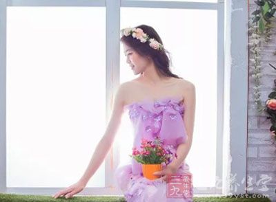 小胸会让你更年轻长寿 小胸会让你更年轻长寿