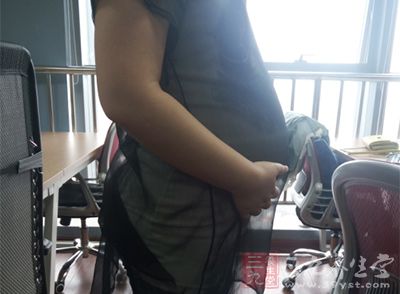 人流手术需要多次扩张宫颈、刮宫腔，必定会使子宫颈和子宫内膜受到严重创伤。