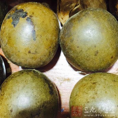 罗汉果半个，柿饼3个