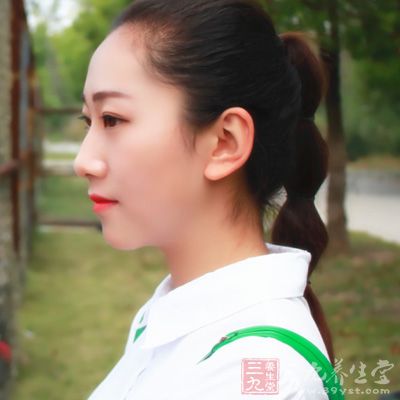 引起疥疮时,外部皮损严重,故局部瘙痒也明显 引起疥疮时,外部皮损严重,故局部瘙痒也明显