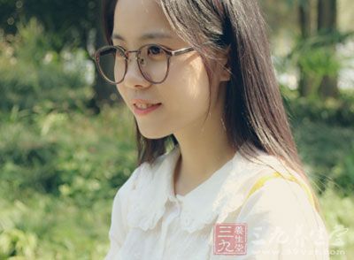 脚心是人体浊气下降的地方,经常摩擦,可益精补肾 脚心是人体浊气下降的地方,经常摩擦,可益精补肾