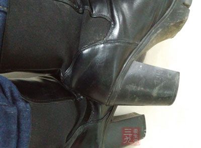 发育期少女穿高跟鞋会影响正常发育与身高增长