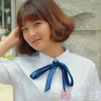 子宫内膜切片或阴道涂片研究发现,经前焦虑病人在经前一周内的雌激素量增高 子宫内膜切片或阴道涂片研究发现,经前焦虑病人在经前一周内的雌激素量增高