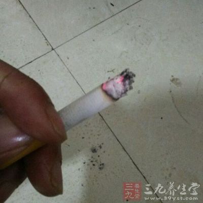 吸烟导致脱发