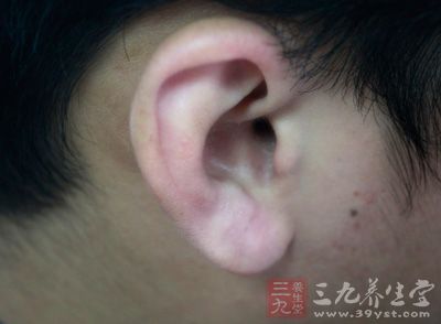 耳朵痛是什么原因 引起耳朵痛的八大原因