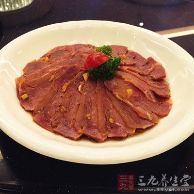 牛肉富含蛋白质，氨基酸组成比猪肉更接近人体需要