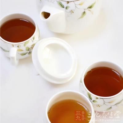 乌龙茶还结合了绿茶和红茶的优点