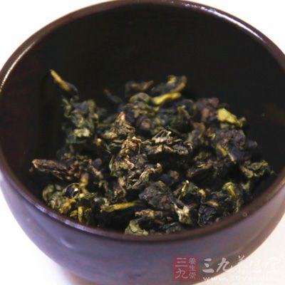 带灰茶叶热团揉过程水分含量控制不当