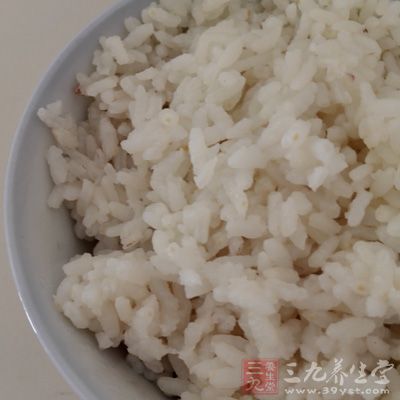 糖类的主要来源有米饭