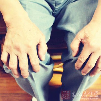 容易扭伤,造成半月板的损伤 容易扭伤,造成半月板的损伤