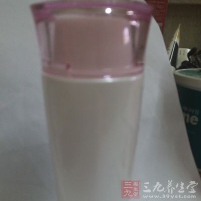 第一，乳液涂抹的順序有先有后