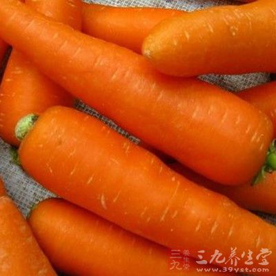 大白菜(適量)、老豆腐(適量)、胡蘿卜(適量)