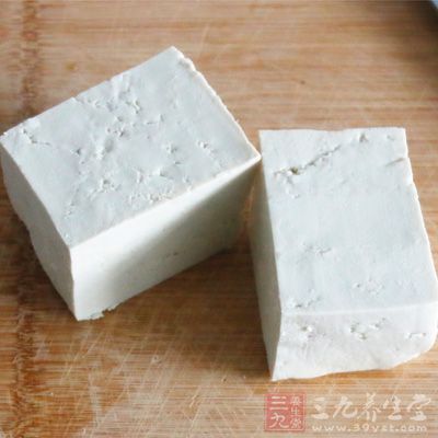 白菜、豆腐、墨魚丸、鹽適量