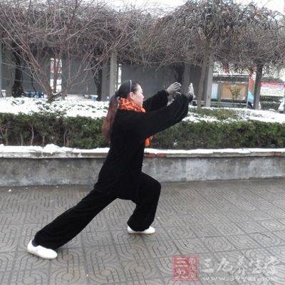 如瑜珈功、太极拳、内养功等