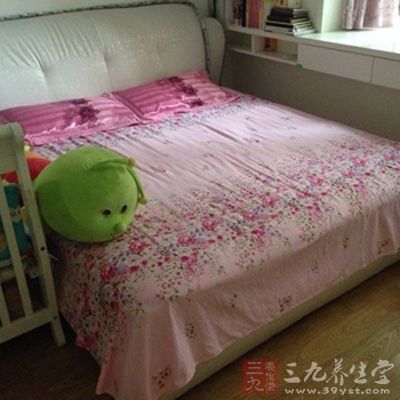 换个枕套防皱纹 换个枕套防皱纹